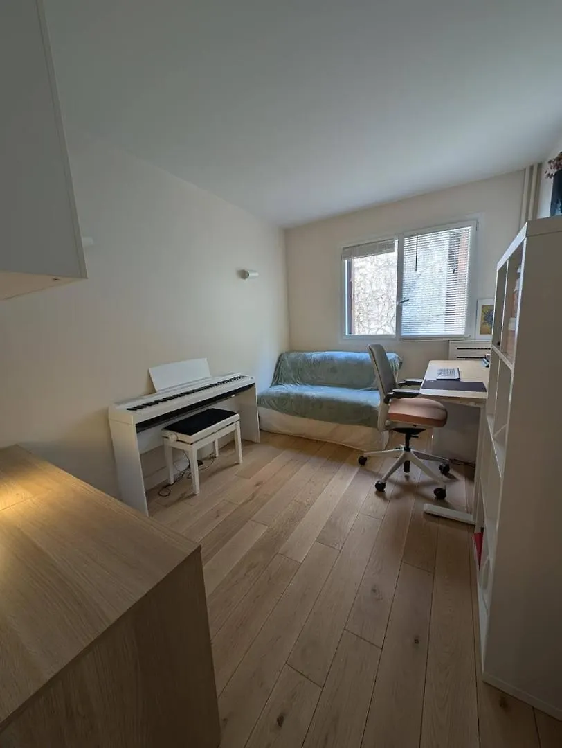 Hidden Gem In The Heart Of Paris' 11Th District Apartment