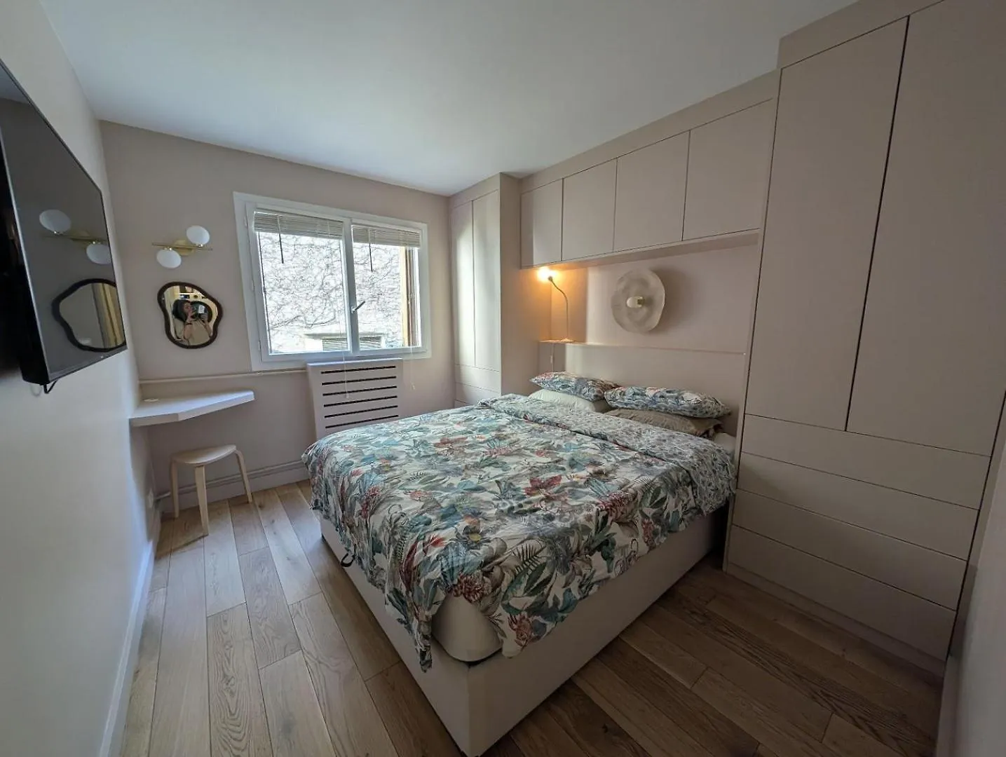 Hidden Gem In The Heart Of Paris' 11Th District Apartment France
