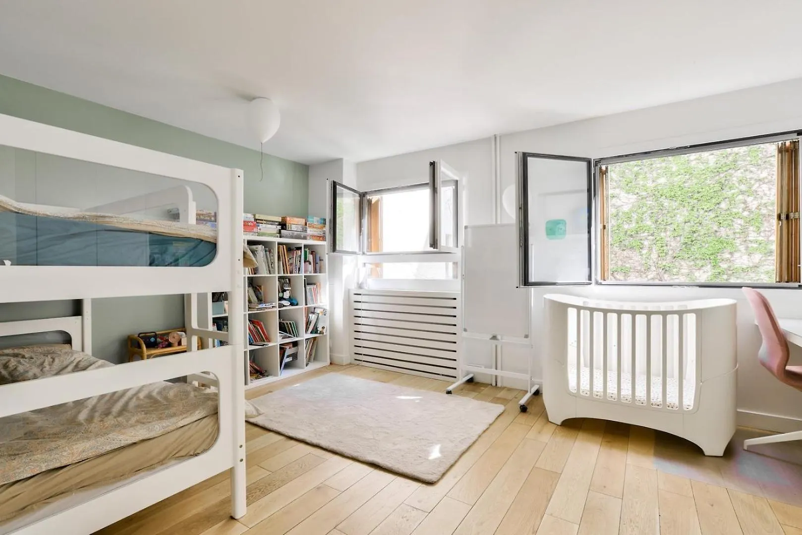 Hidden Gem In The Heart Of Paris' 11Th District Apartment