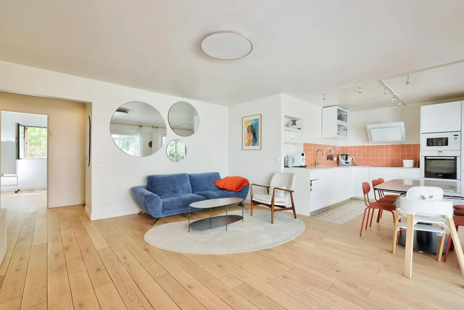 Hidden Gem In The Heart Of Paris\' 11Th District contacts